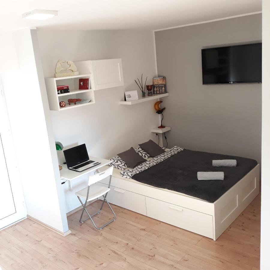 Studio Apartman "Nicole" Pula Zewnętrze zdjęcie