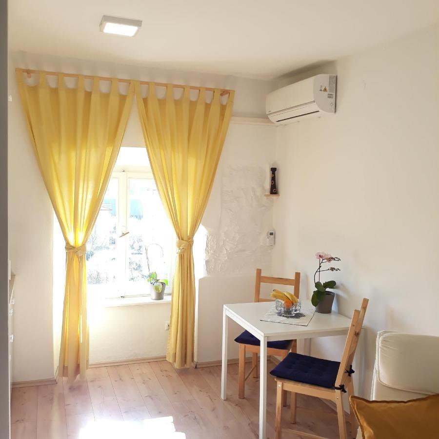 Studio Apartman "Nicole" Pula Zewnętrze zdjęcie